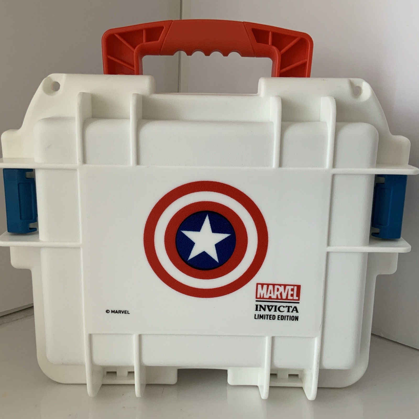 Invicta Marvel Captain America, White/Red/Blue Limited Edition Watch Box W/Foam