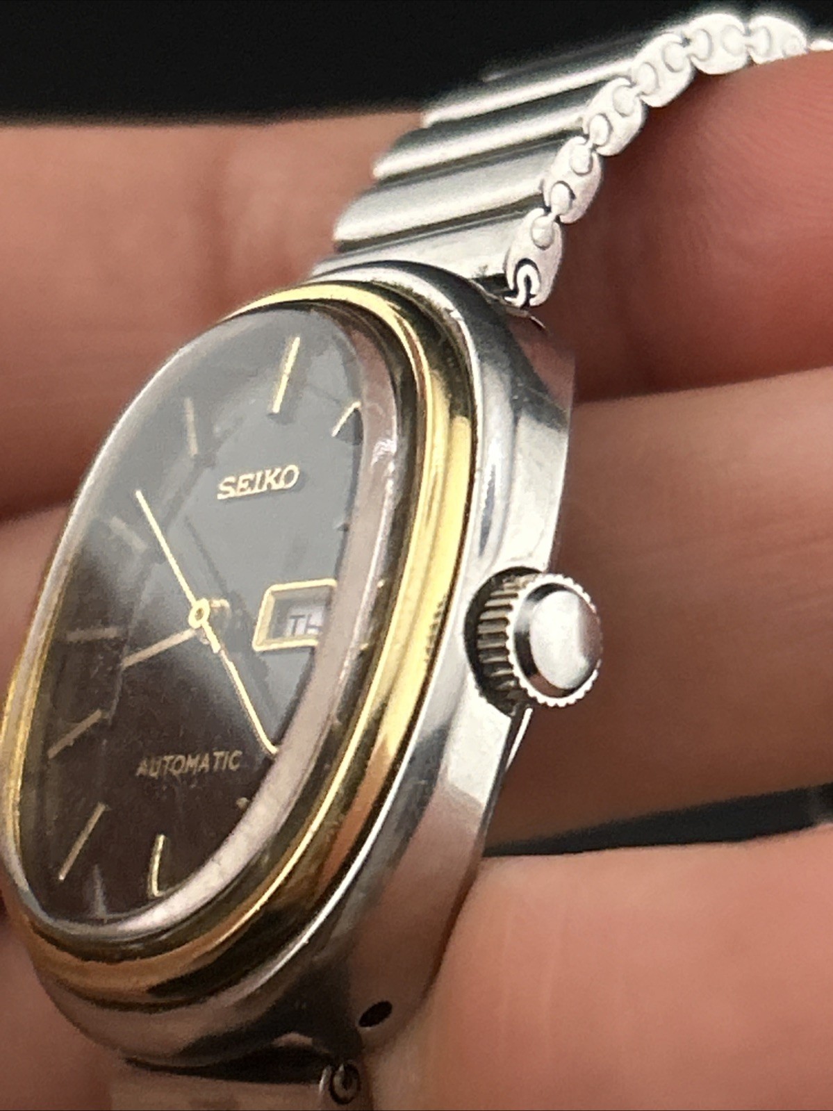 Vintage Seiko Automatic Two Tone Oval Case 2706-7100 Woman’s Watch