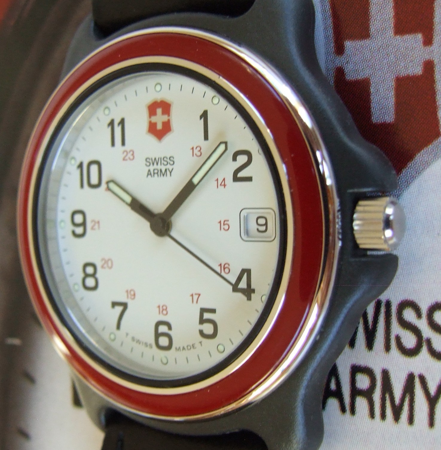 NOS SWISS ARMY Watch~Men ‘The Famous’ ORIGINAL Series 2000 ClaSSiC RED~OEM STRAP