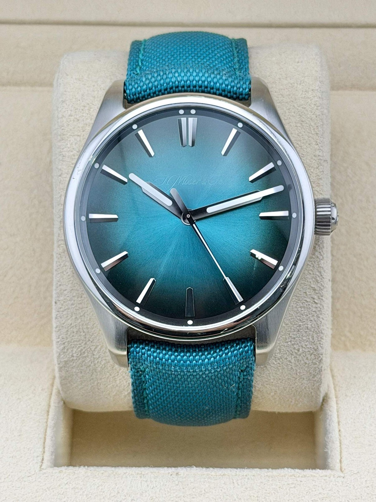 H. Moser & Cie Pioneer Centre Seconds Blue Lagoon fumé 3200-1214 43mm Stainless