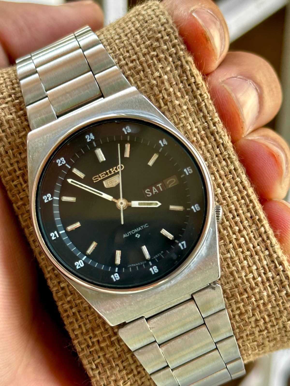 Vintage Seiko 5 Automatic Men’s Watch Black Dial Day Date 24 Hour Stainless Stee
