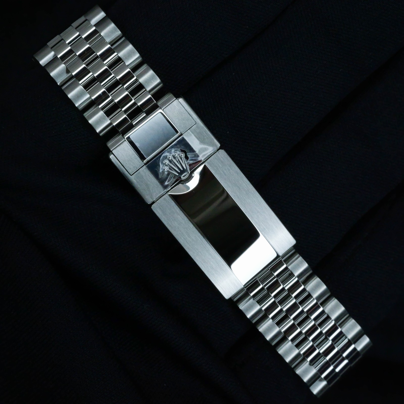 Rolex GMT-Master II Bruce Wayne Jubilee Bracelet 40mm Complete Set 126710GRNR