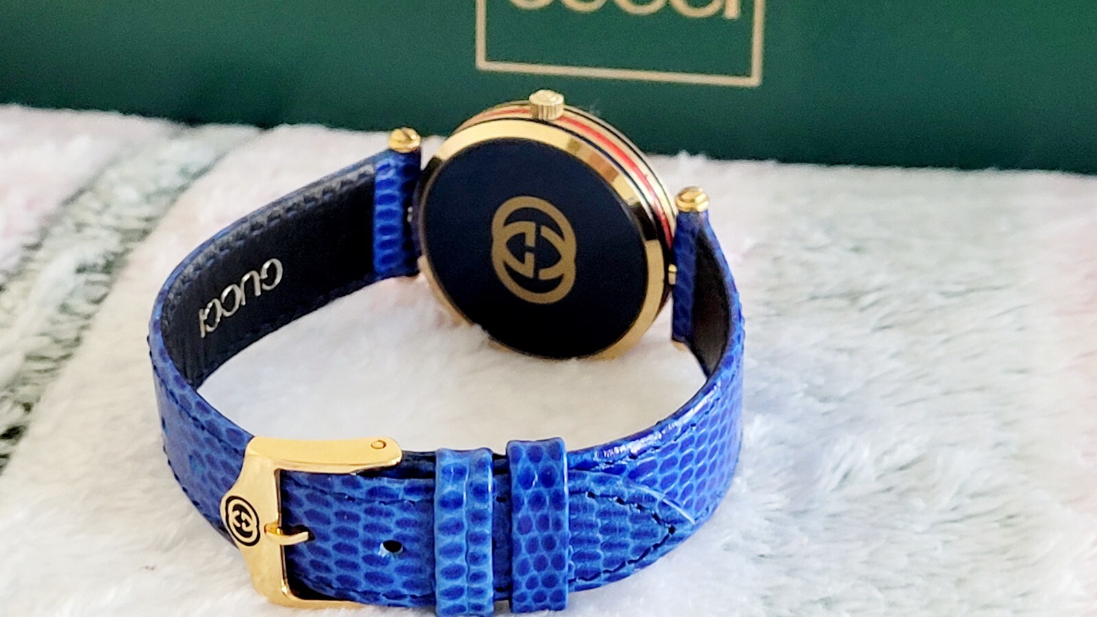 Gucci 2000M,Authentic,Unique,Beautiful,Scratch Free Crystal,One Of A Kind,30 MM.