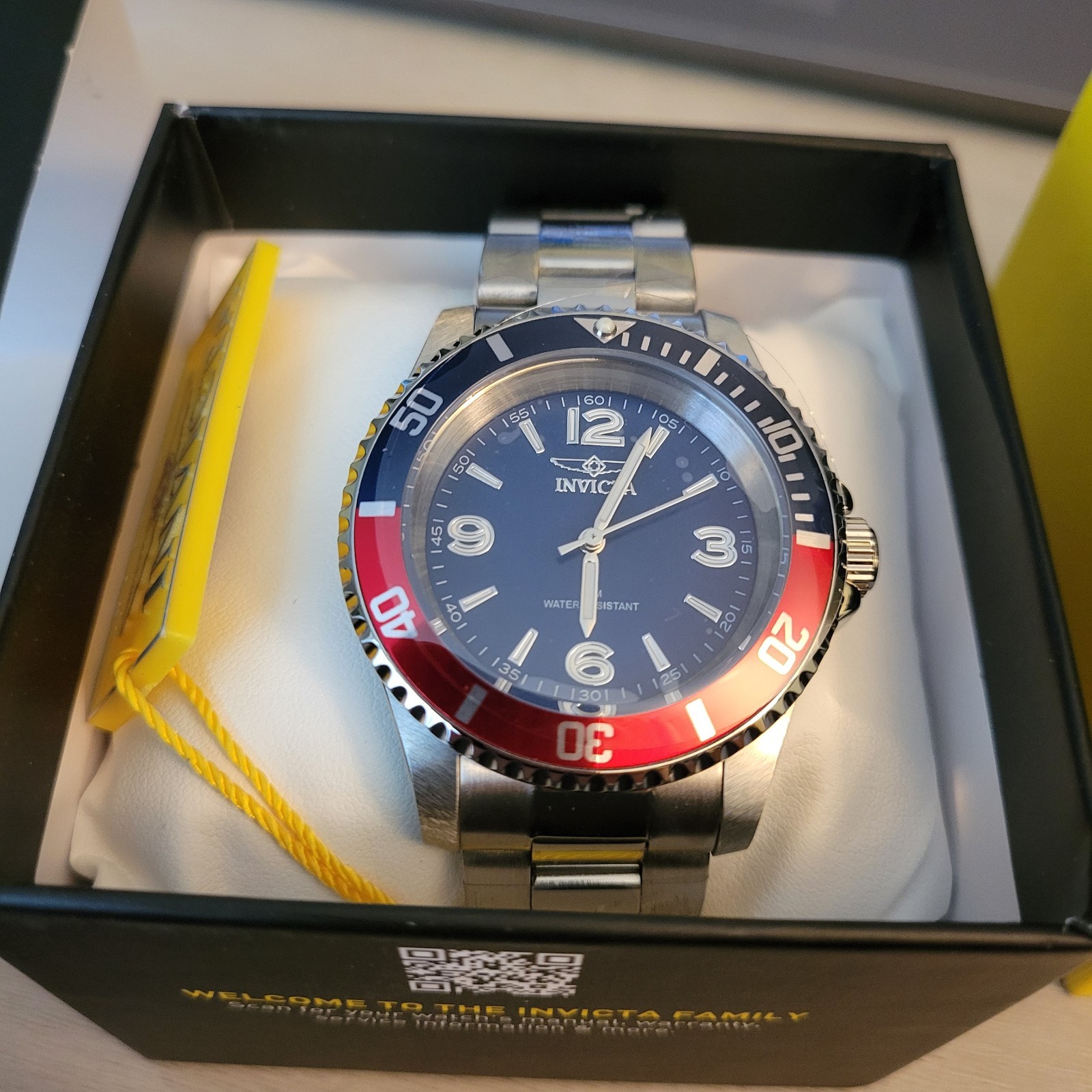 Invicta – Specialty Men’s Watch – Blue/Red – 40mm – (69482) Brand New in Box