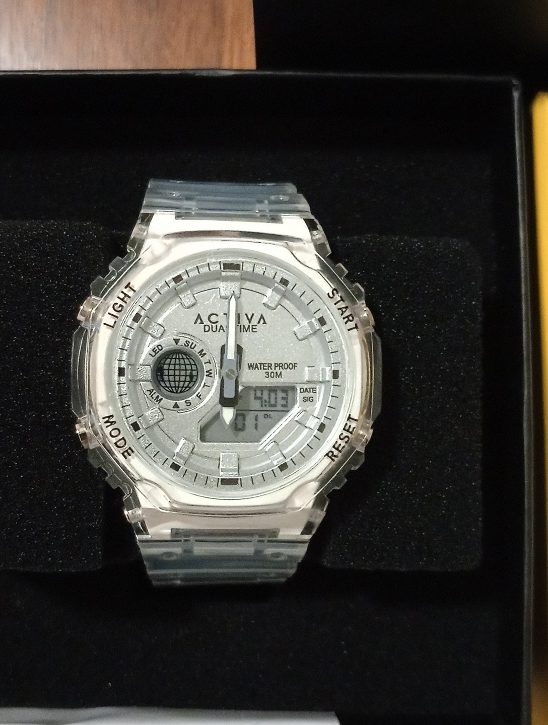 Activa Dual Time ~Invicta Unisex Watch ~ 45 mm ~ Transparent White ~ New