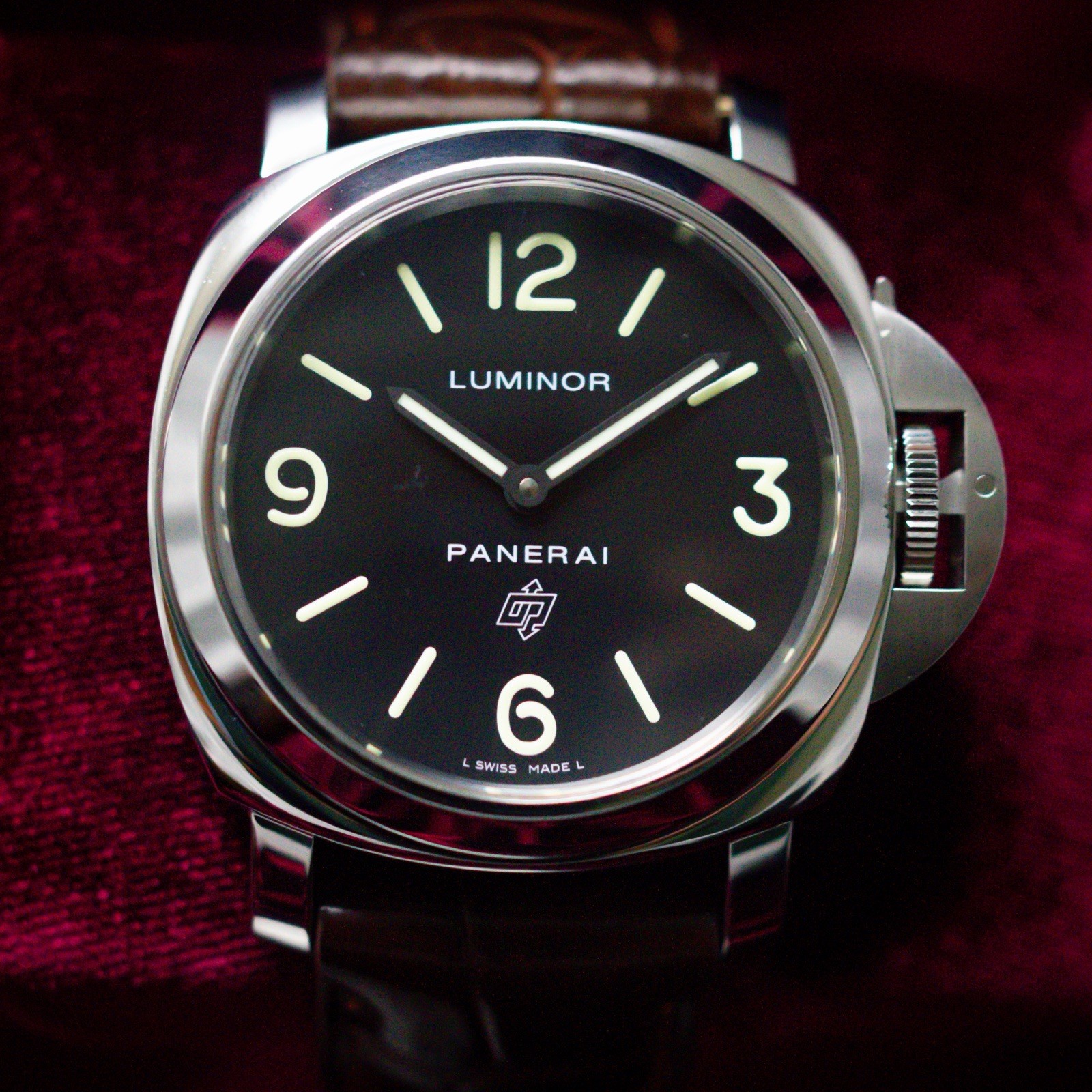 Panerai PAM1000 Luminor Men’s Black Watch – PAM01000 B+P