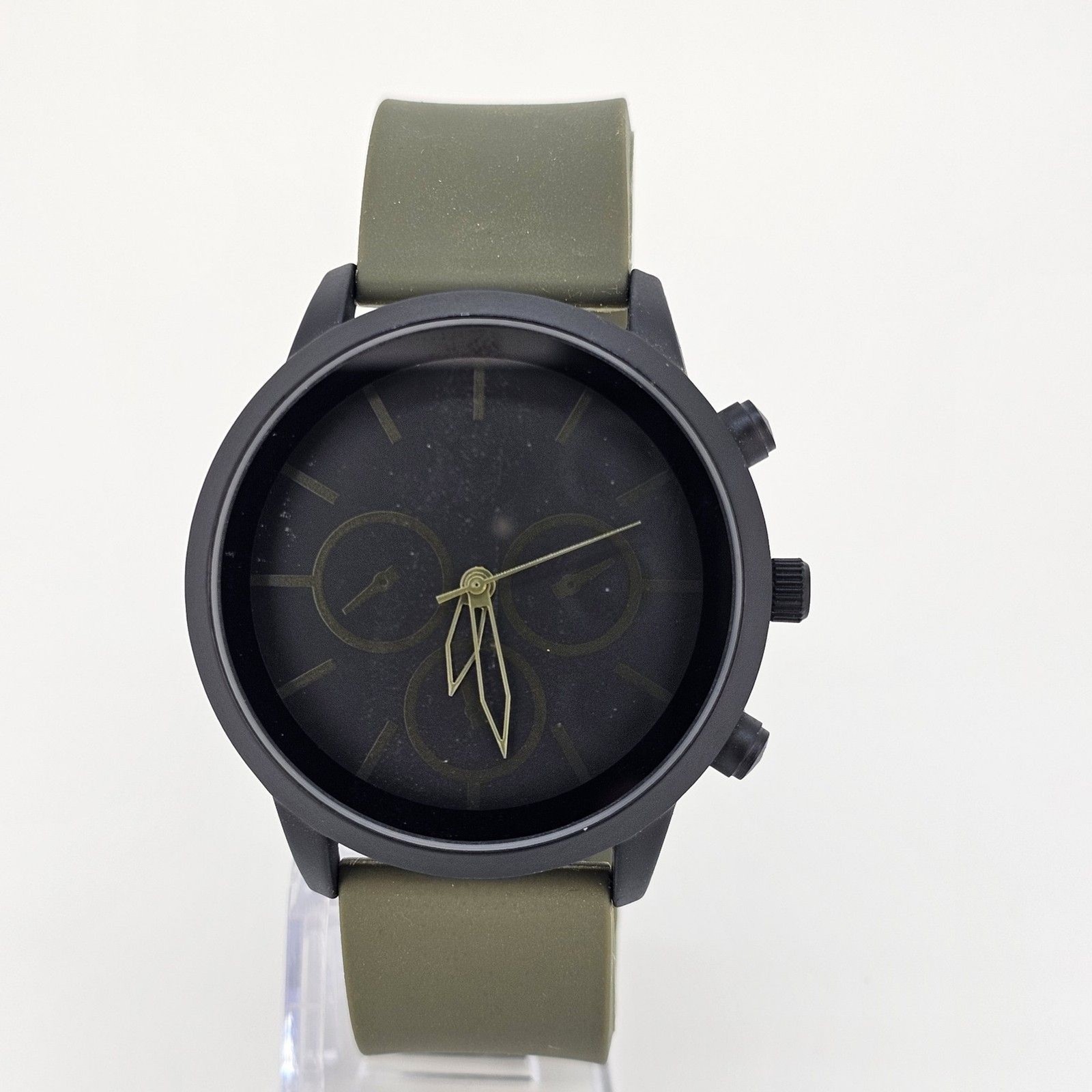 Men’s Watch 45MM Black Case Black Dial Dark Green Plastic Bands New Battery