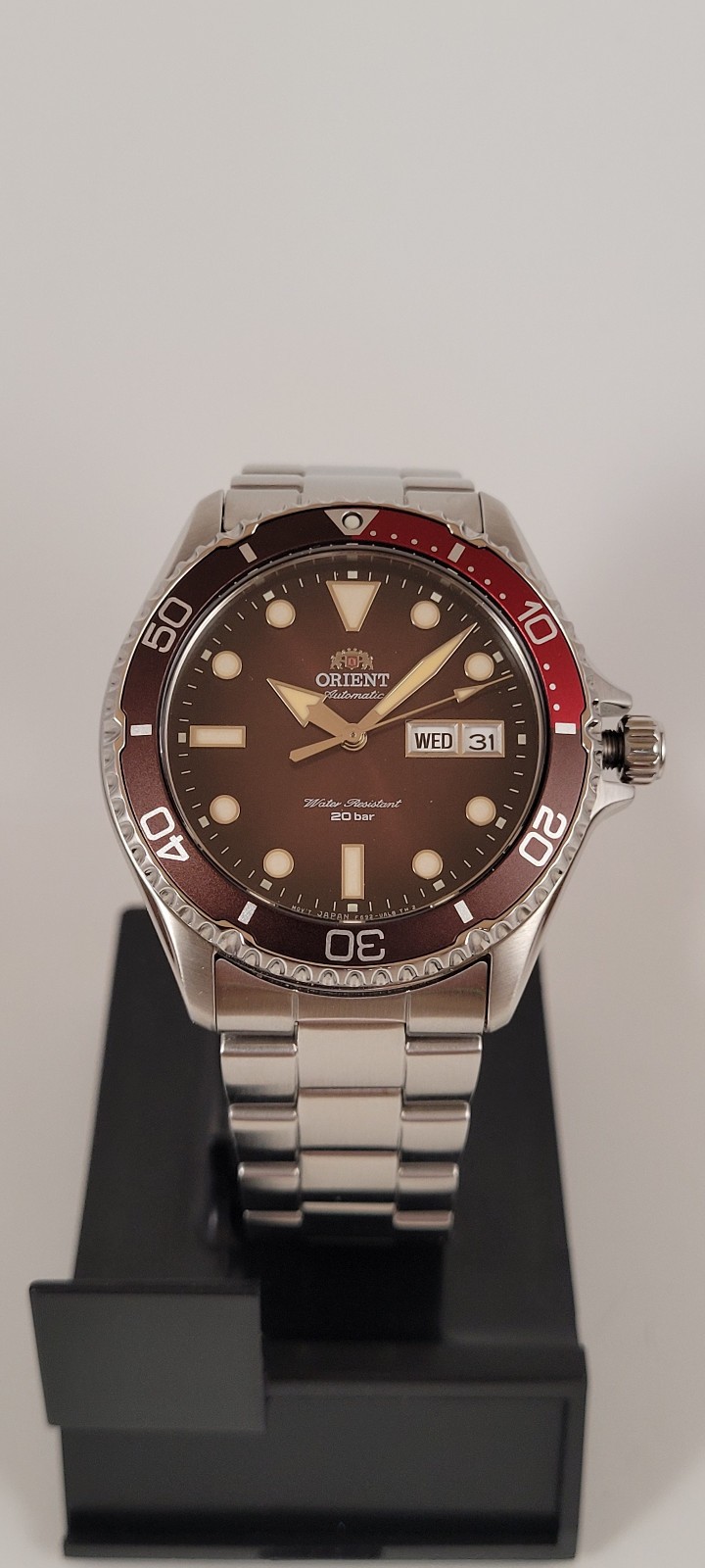 Orient Kamasu RA-AA0814R19B Automatic Red Dial Mens Diver Watch Sapphire Crystal