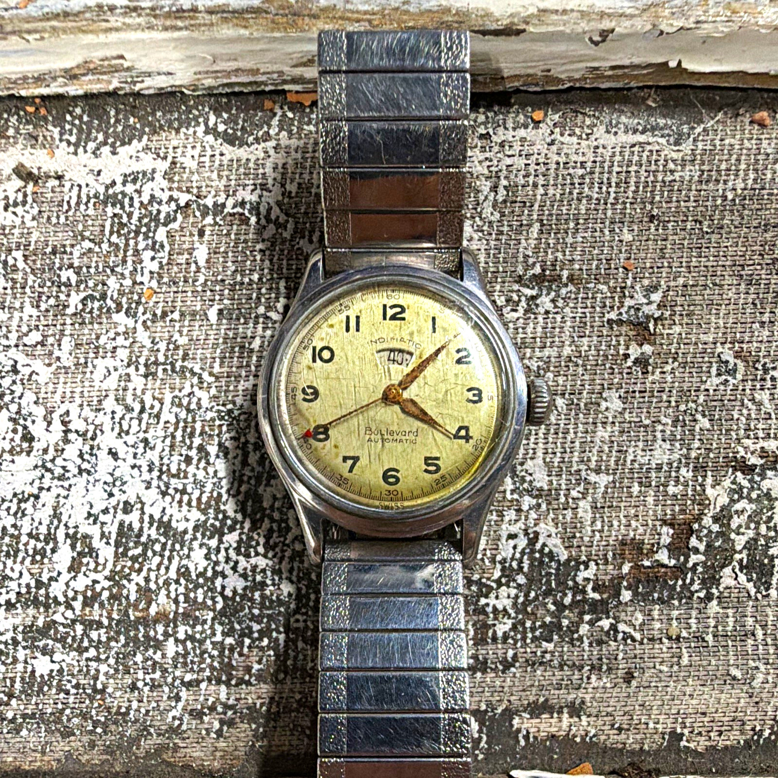 Boulevard Indimatic Automatic Vintage 34mm Cream Dial Steel Bracelet 17J