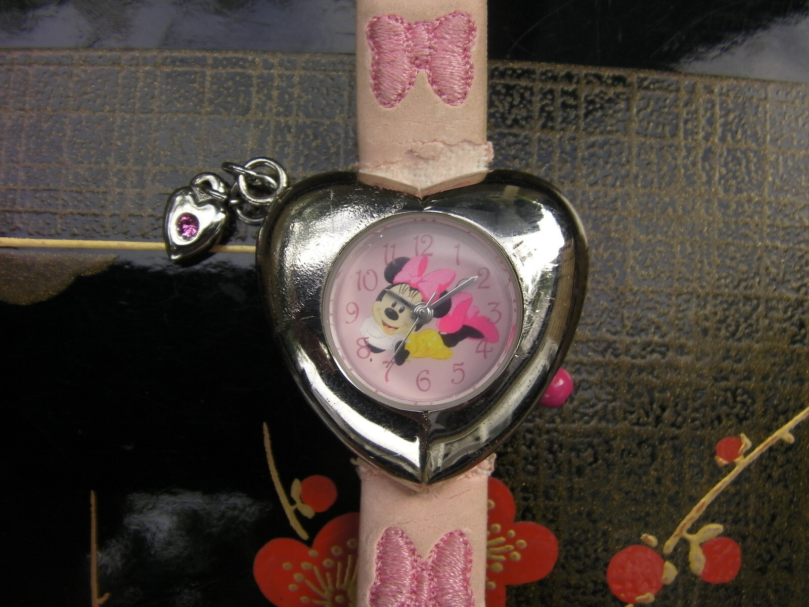 Disney Minnie small heart shaped pink watch 0304 scratched 18cm strap and chain