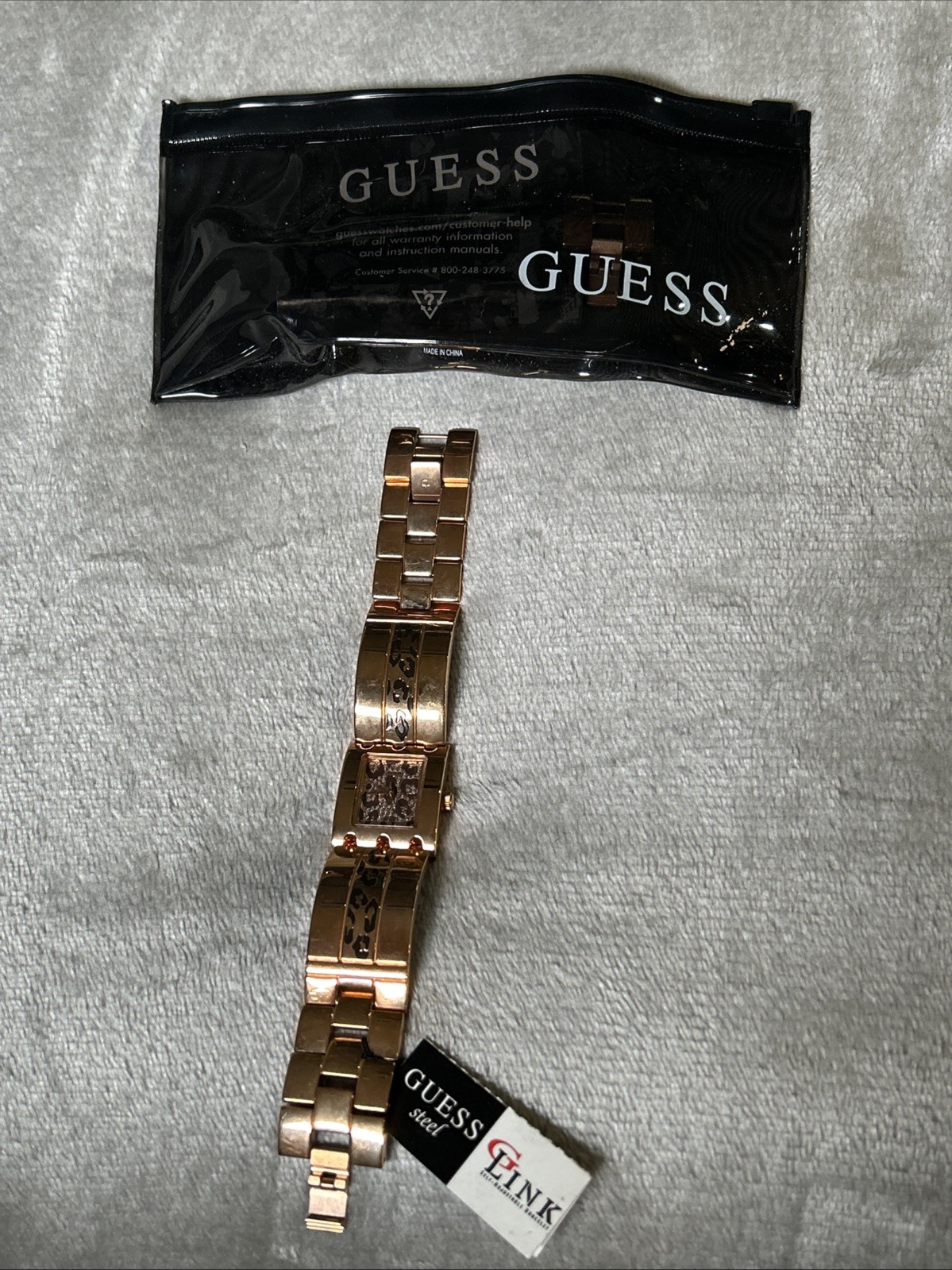 Guess W0463L2 Watch With Tags And Bag