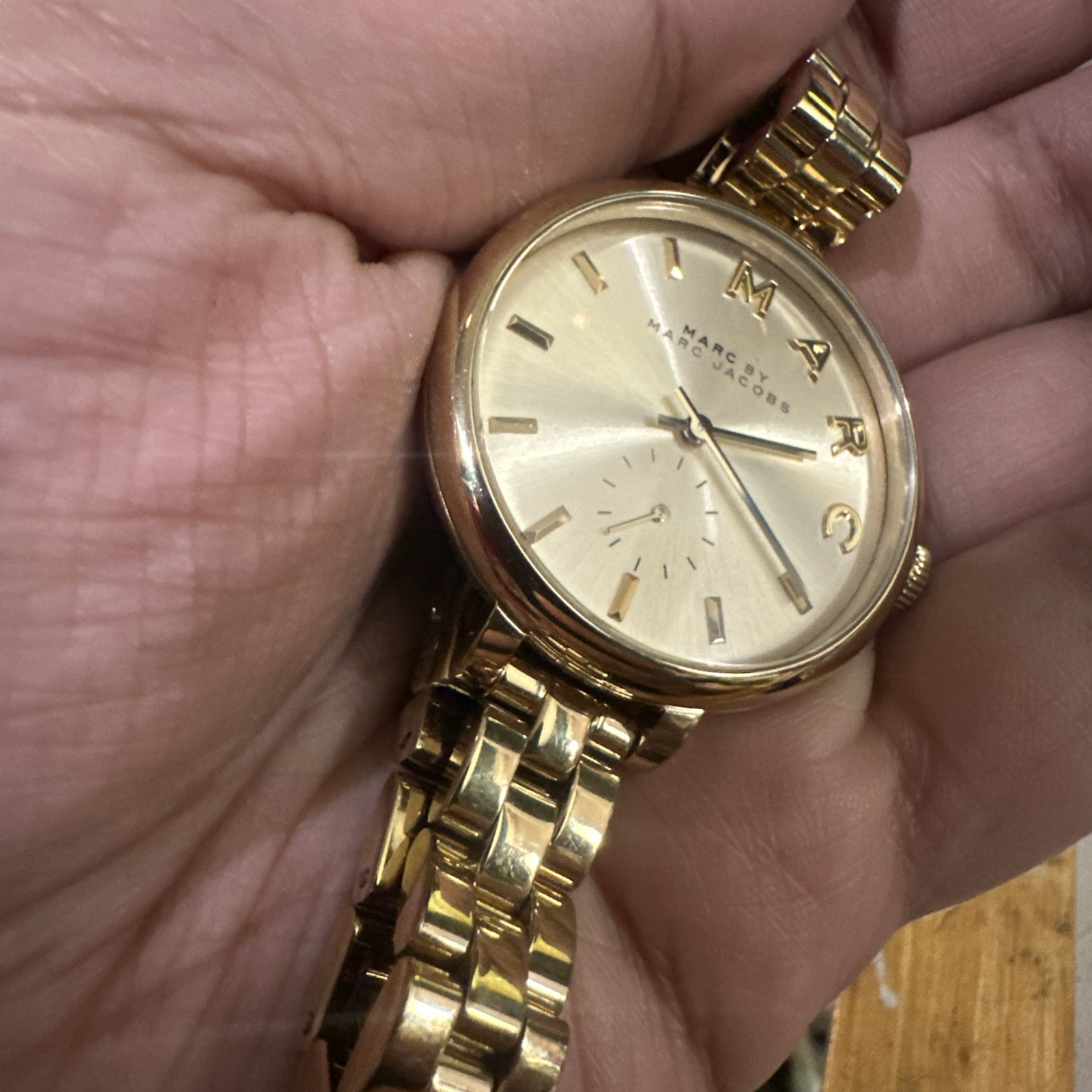 Working Marc Jacobs Sally Champagne Dial Gold Tone Women’s Watch Fit 6.5” 36mm