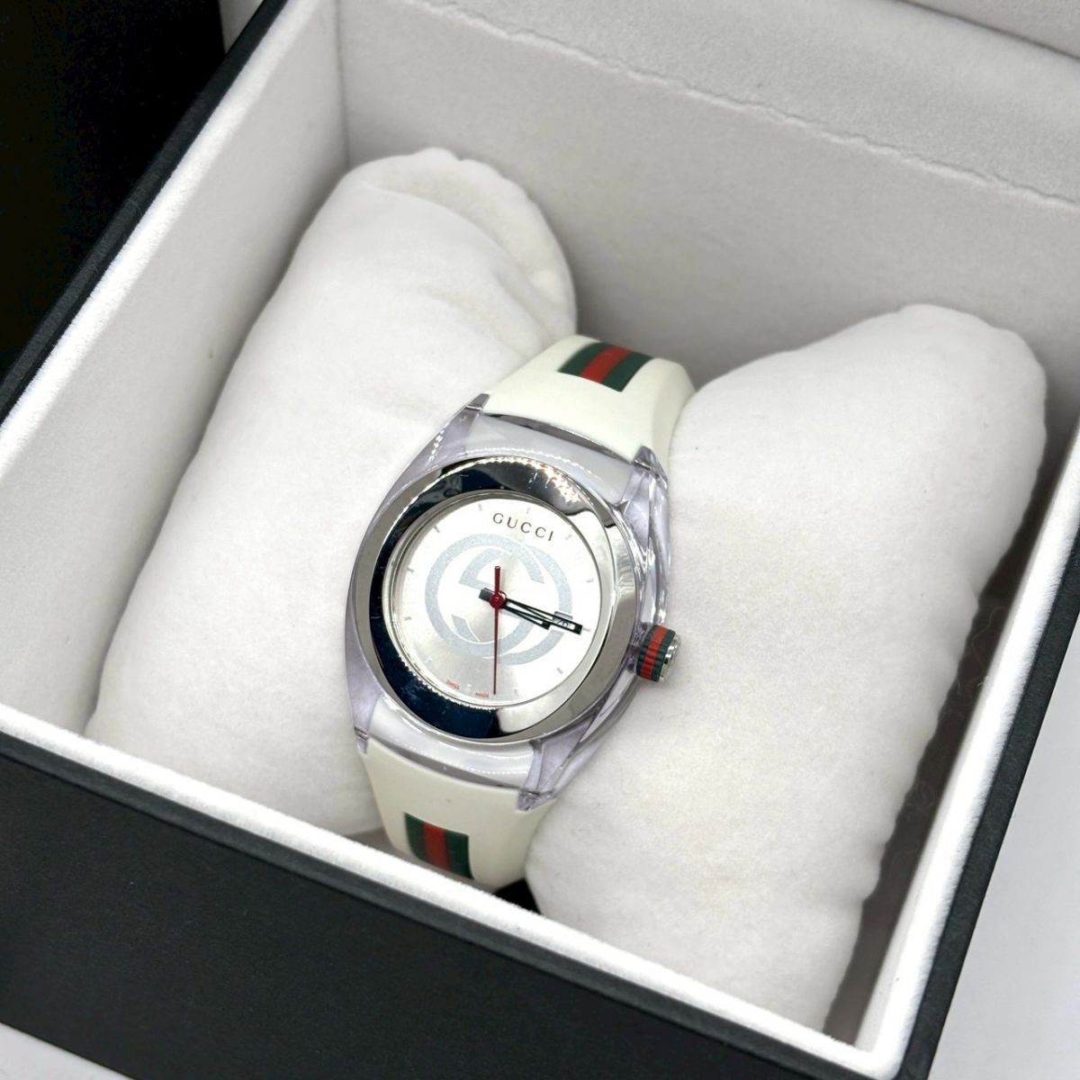 GUCCI Watch Sync Interlocking Sherry Line Rubber Quartz 137.3 White From Japan