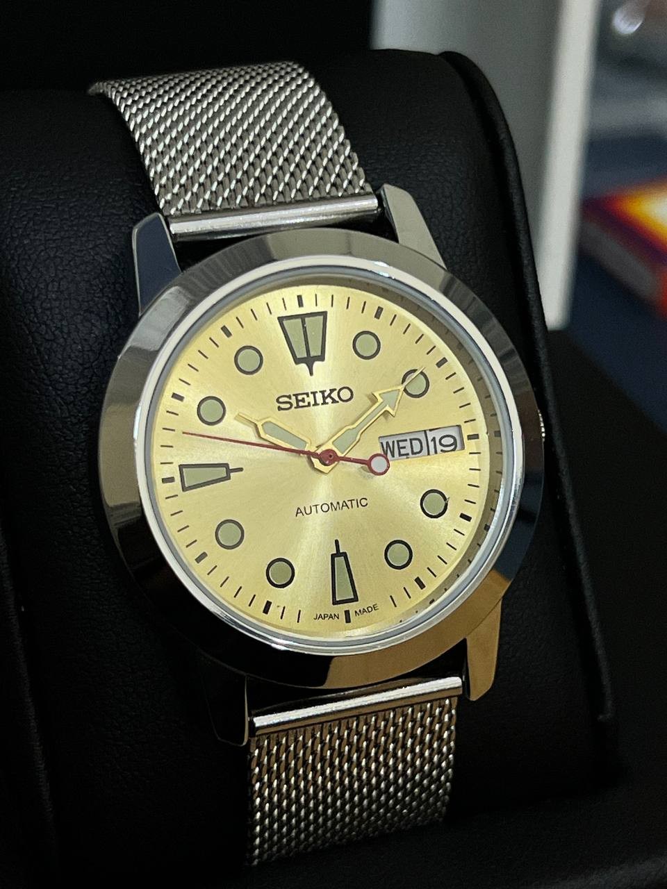 Vintage Refurbished Seiko 5 Automatic Day/Date Japan Men’s Wrist Watch 37MM