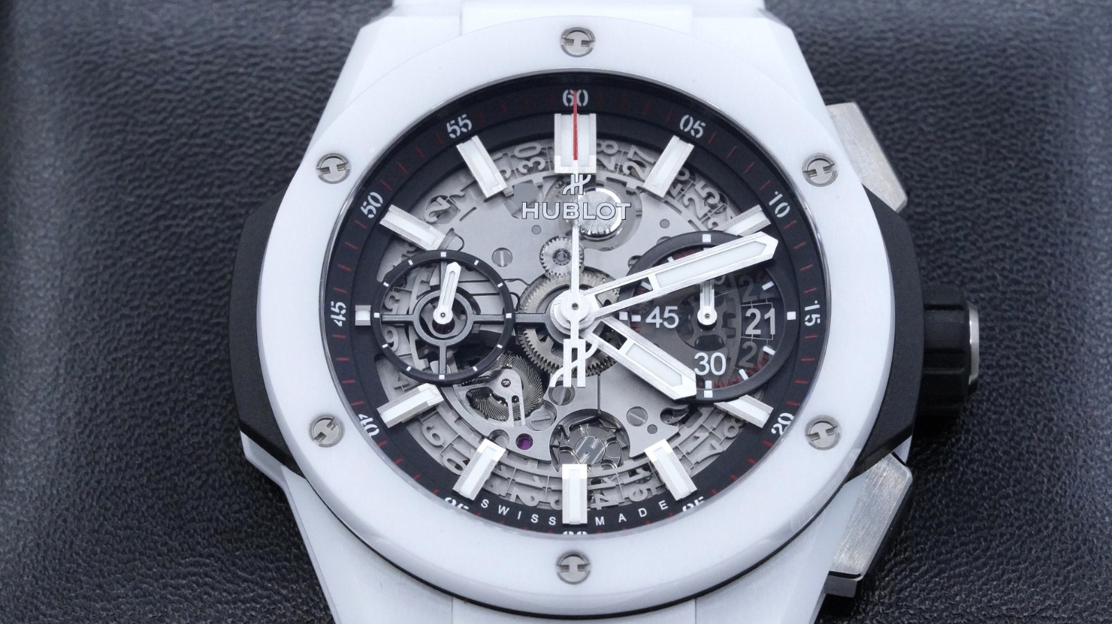 Hublot Big Bang Integrated White Ceramic 42mm *5 YEARS WARRANTY!* 451.HX.1123.HX