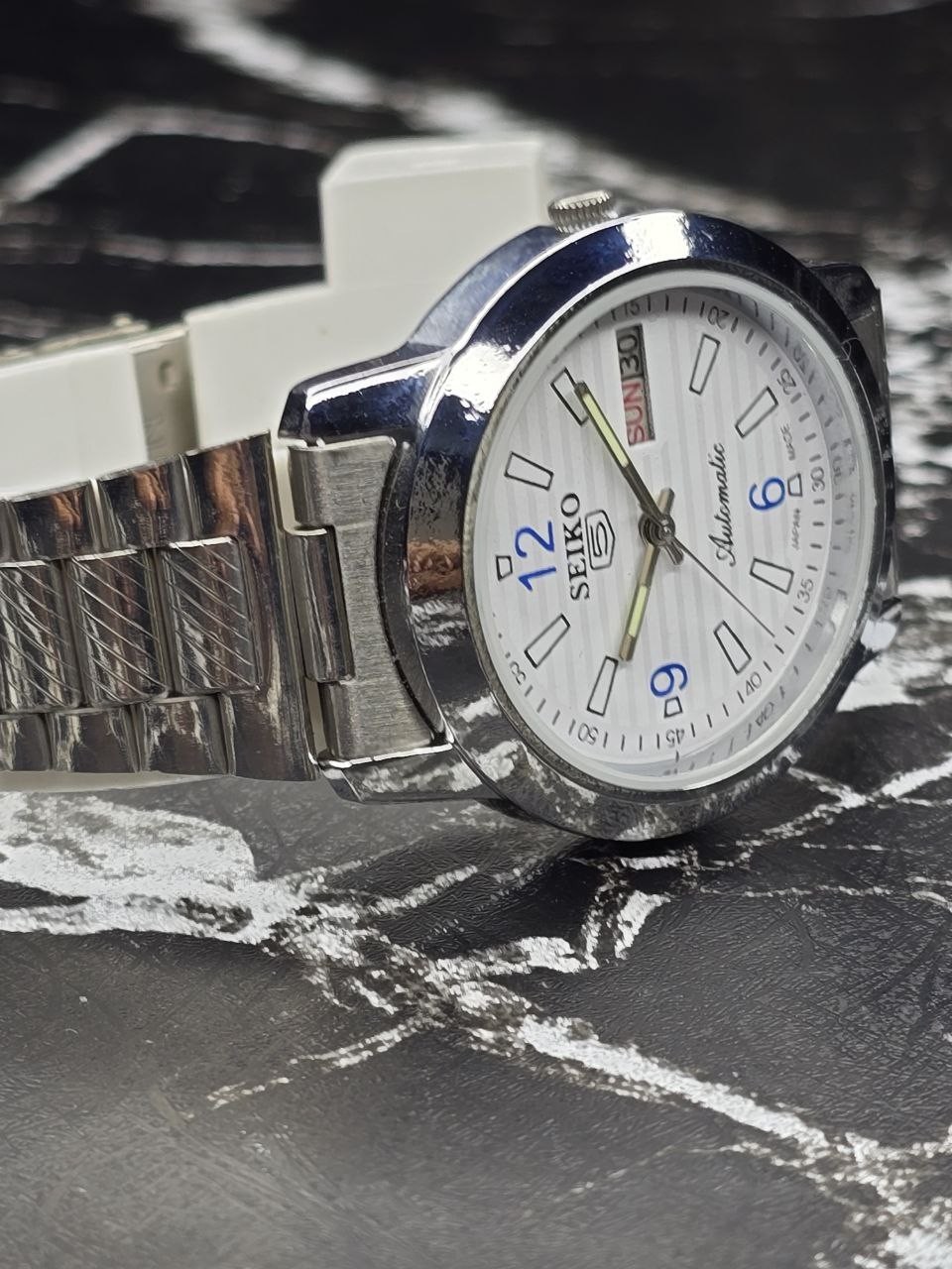 Automatic Seiko 5 Refurbished White Dial Day / Date Men’s Wrist Watch Japanese