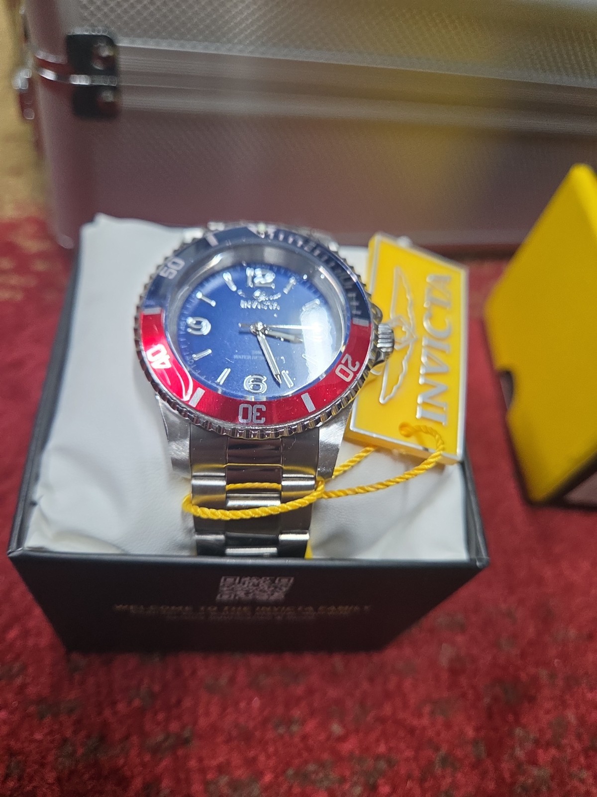 Invicta Specialty Men’s Watch Blue/Red – Pepsi Style 40mm – (69482) New In Box