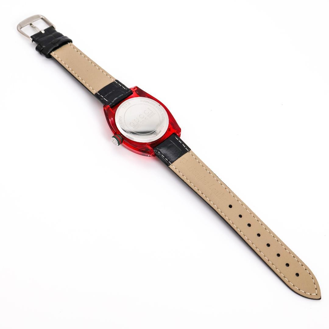 GUCCI Sync 137.3 Red Dial Quartz Watch Excellent Condition