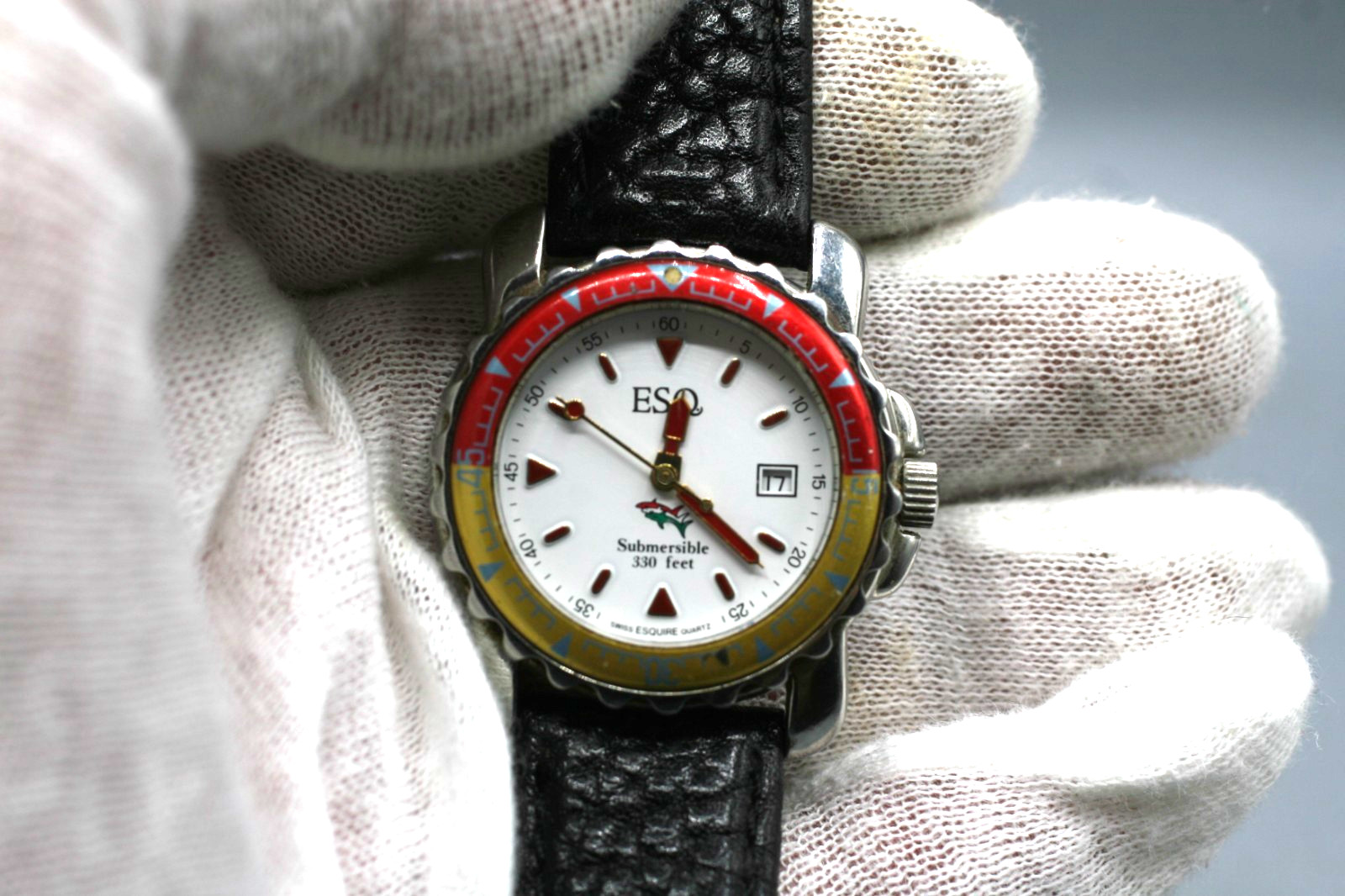 ESQ Submersible Watch Women’s Analog Date Black Leather Swiss Water Resist 32 mm