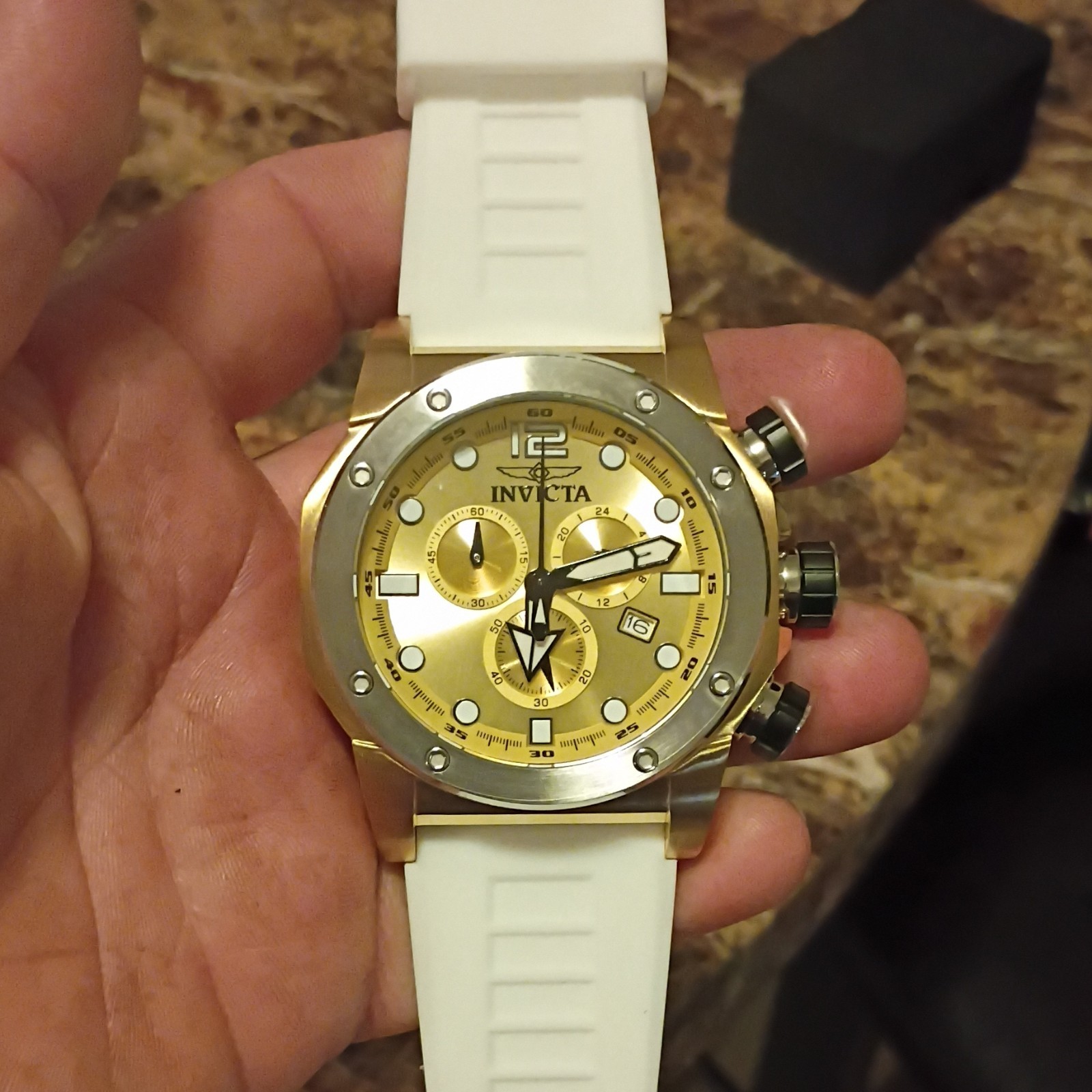 Invicta Sea Hunter Quartz Chronograph Date 200m Gold Case White Silicone
