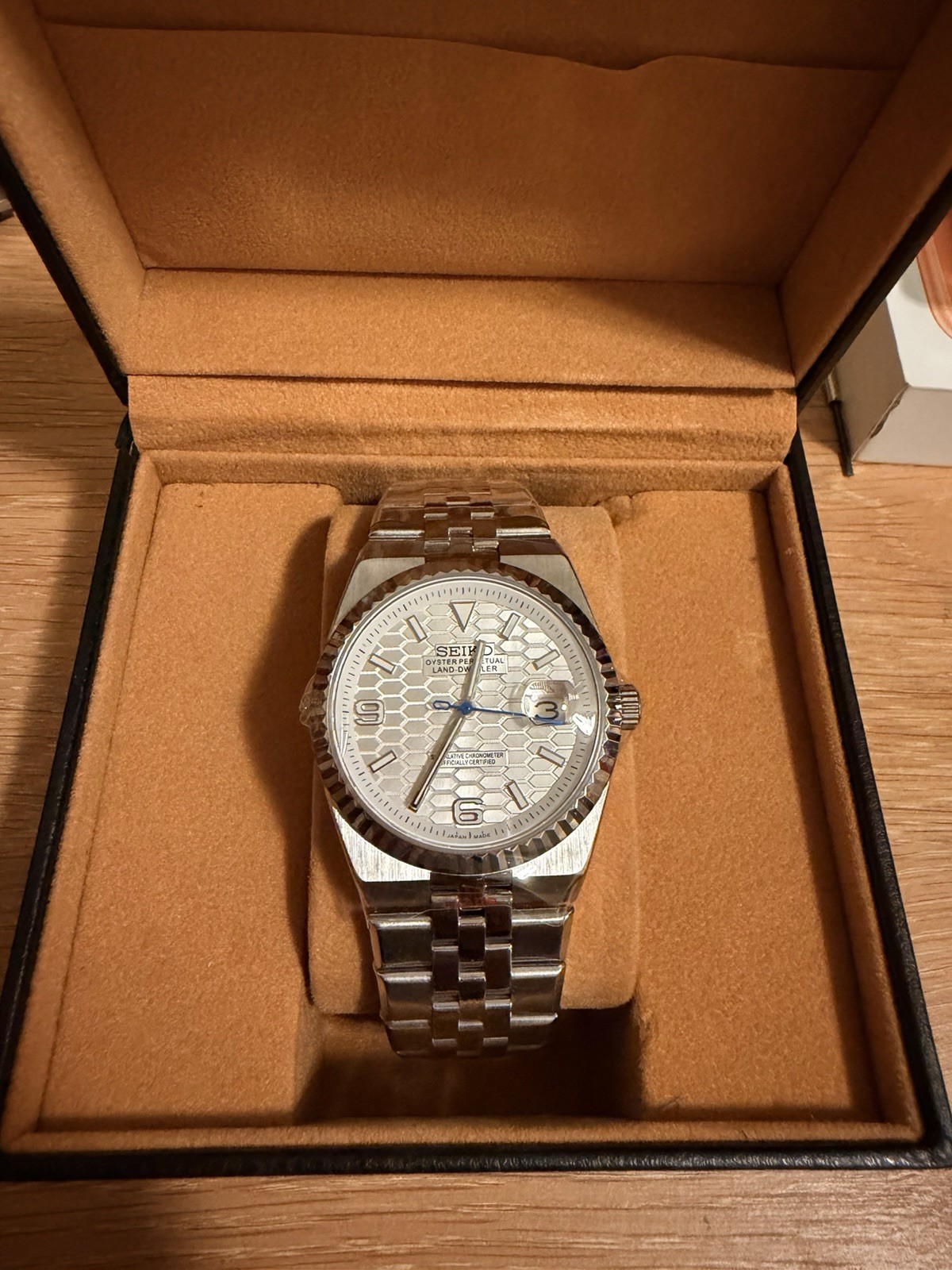 Seiko Mod Land-Dweller Automatic 40mm Silver Honeycomb Dial Date Steel Bracelet