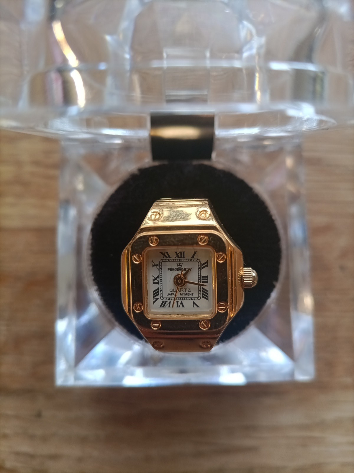 Vintage Regency Gold Tone Ring Watch In Case Japanese Quartz Movement Roman Dial