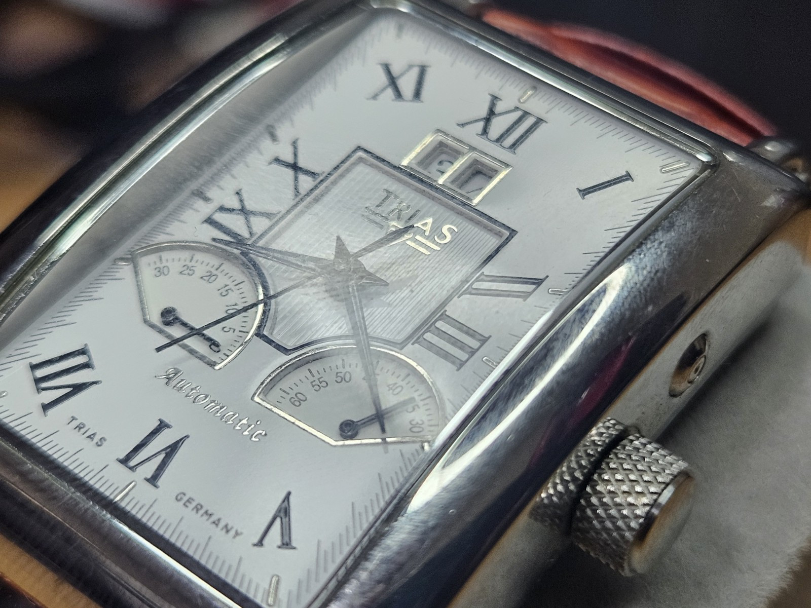 TRIAS Men’s Silver Case Whit Face W/Date and 2 Countdown Second Hands – PreOwned