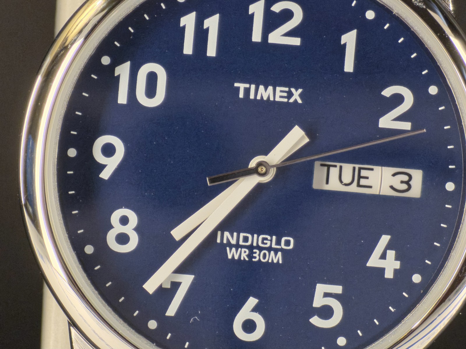 Timex T20031, Easy Reader, Men’s, Silvertone Expansion, Indiglo, Day/Date, NEW