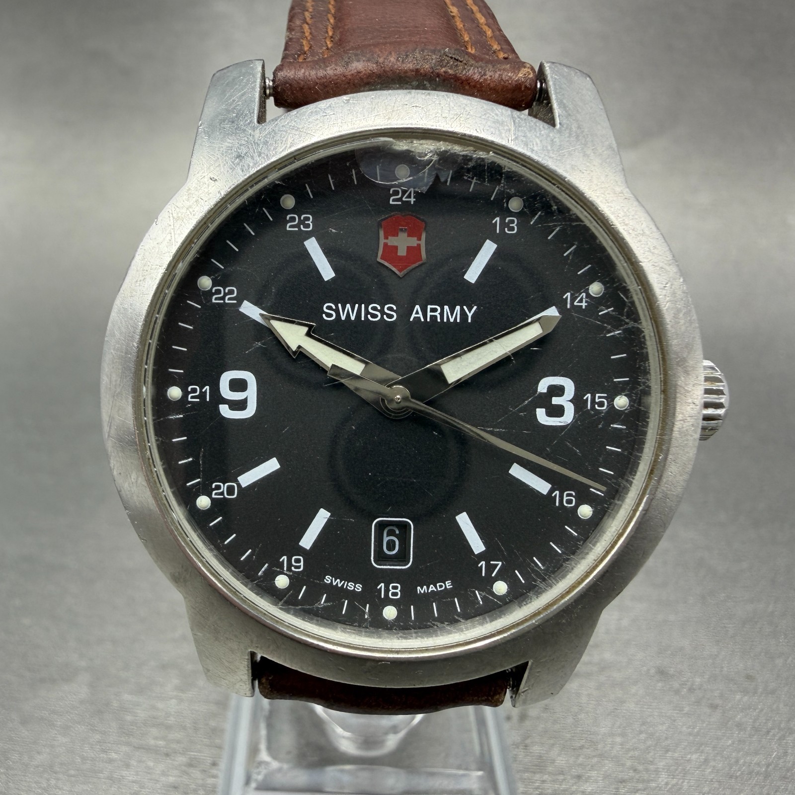 Victorinox Swiss Army Centinel Watch Men 40mm Black Dial Steel Date Round Newbat