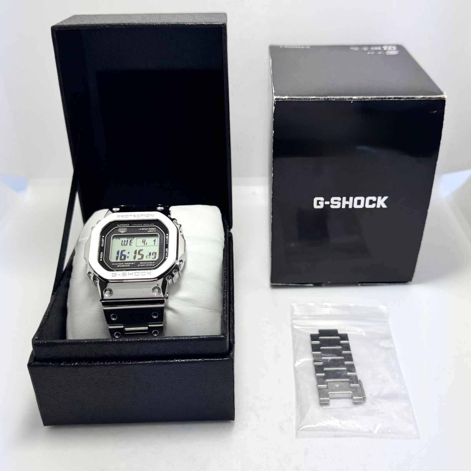 Casio G-SHOCK GMW-B5000D-1JF Square Digital Radio-Controlled Solar 20 ATM