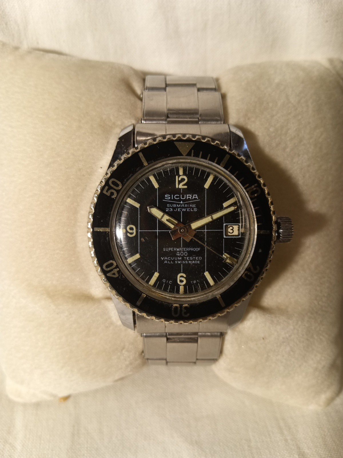 Vintage Submarine diver Superwaterproof 400 vacuum bracelet safe watch!