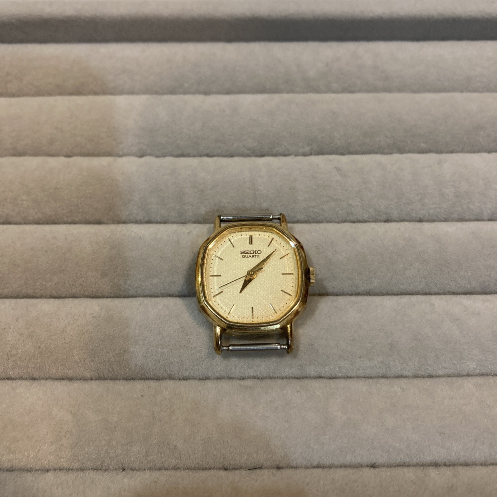Seiko 5421-5210 Ladies Quartz Watch Small Face 11mm Lug No Strap Vintage