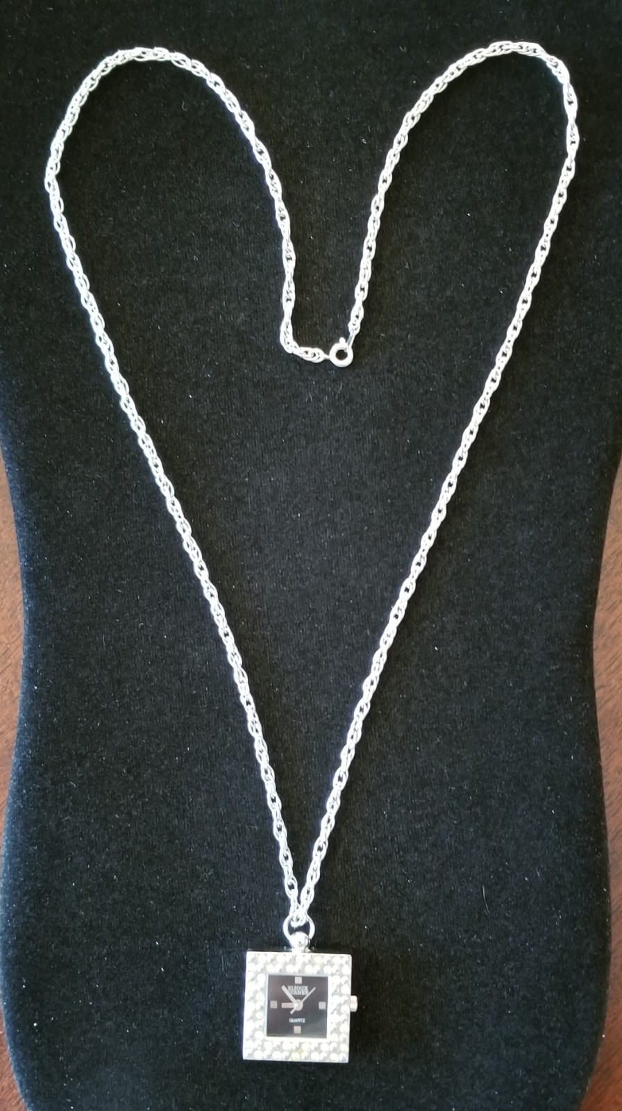 Bijoux Terner Silver Tone Pendant Watch Crystal Bezel w/Chain 27″ New Battery