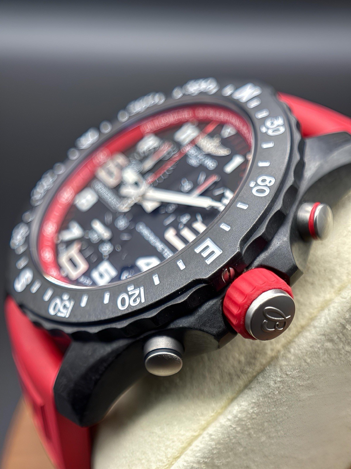 Breitling Endurance Pro 44mm Red Ref: X82310D91B1S1 Full set