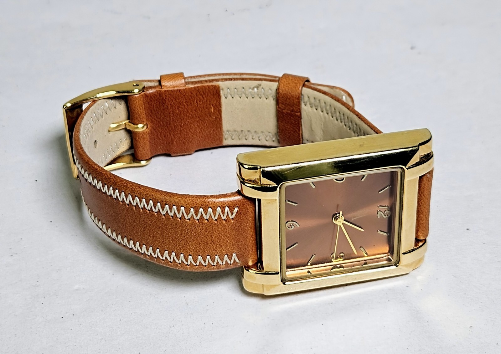 Vintage EA Etienne Aigner Gold Tone Rectangular Case Women’s Watch SR626SW Japan