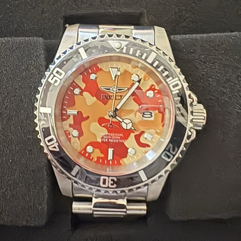 Invicta Pro Diver Men’s Quartz Orange/Red Camo Dial Date SS Bracelet