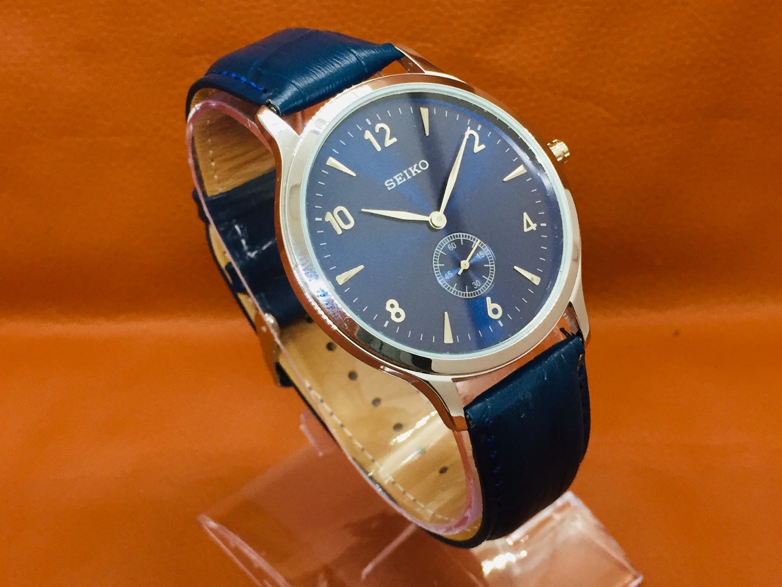 Vintage Seiko Quartz Round Sub Second Blue Dial Blue Leather Band Wrist Watch