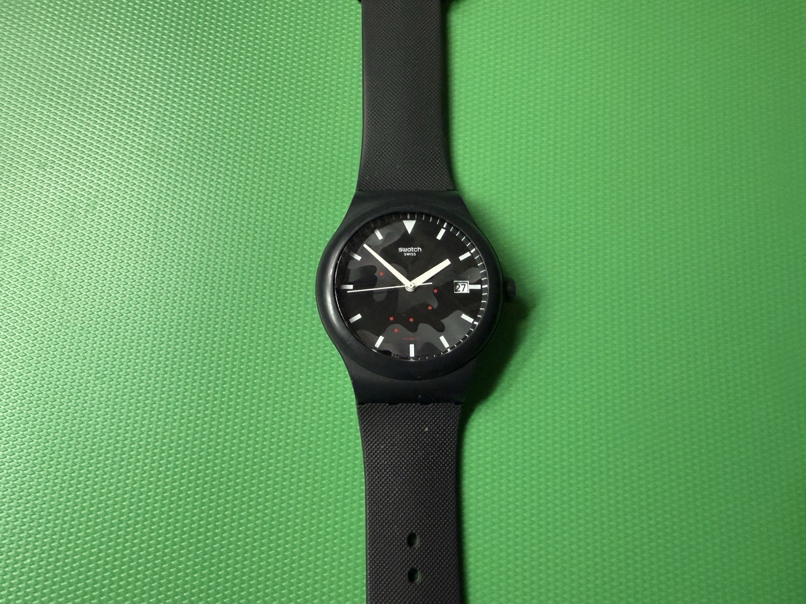 Swatch Sistem51 Clouds watch (model SUTA401) Read Description