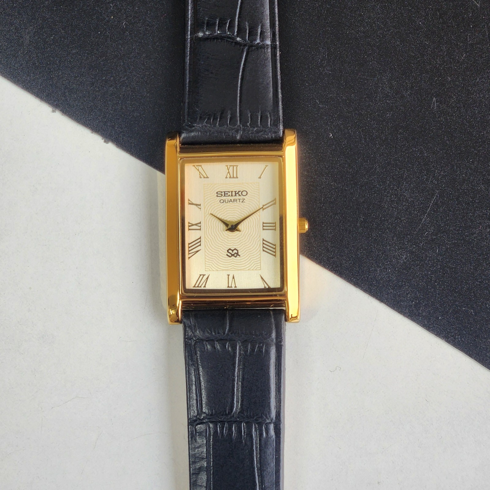 Vintage Seiko Slim Tank Quartz Men Golden Dial Dress Watch-Free Shipping.