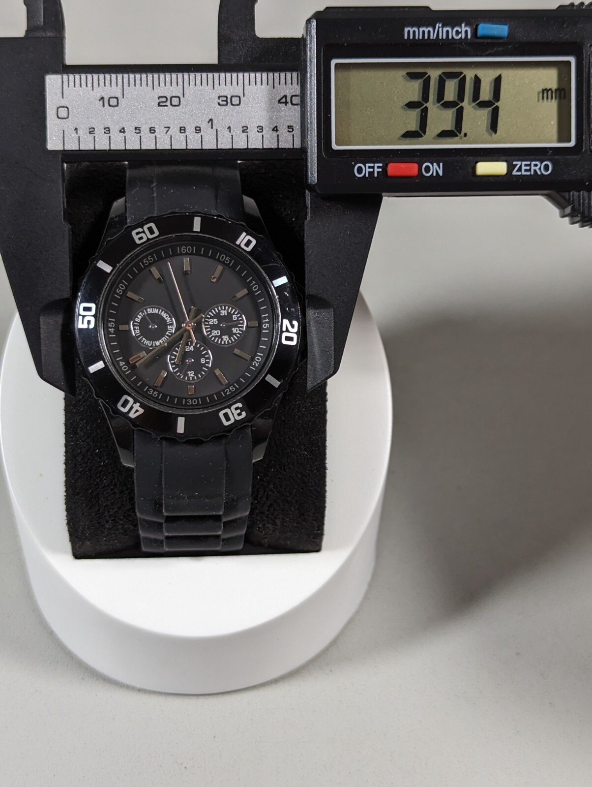Black Dial Rotating Bezel Round Case Black Silicone Band Watch