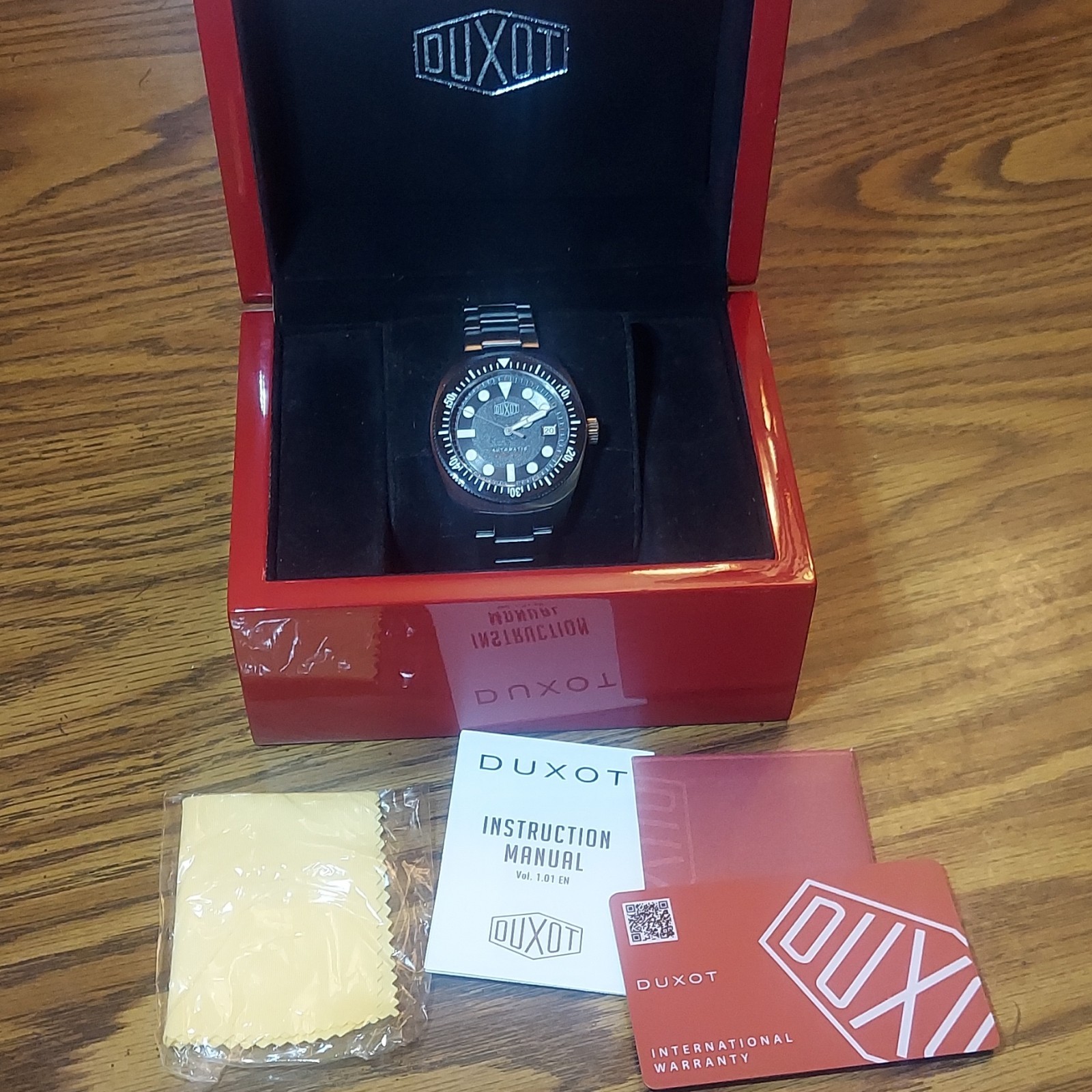 Duxot Men’s Diver Automatic Watch 200m Black Dial Date SS Bracelet DX-2001-11