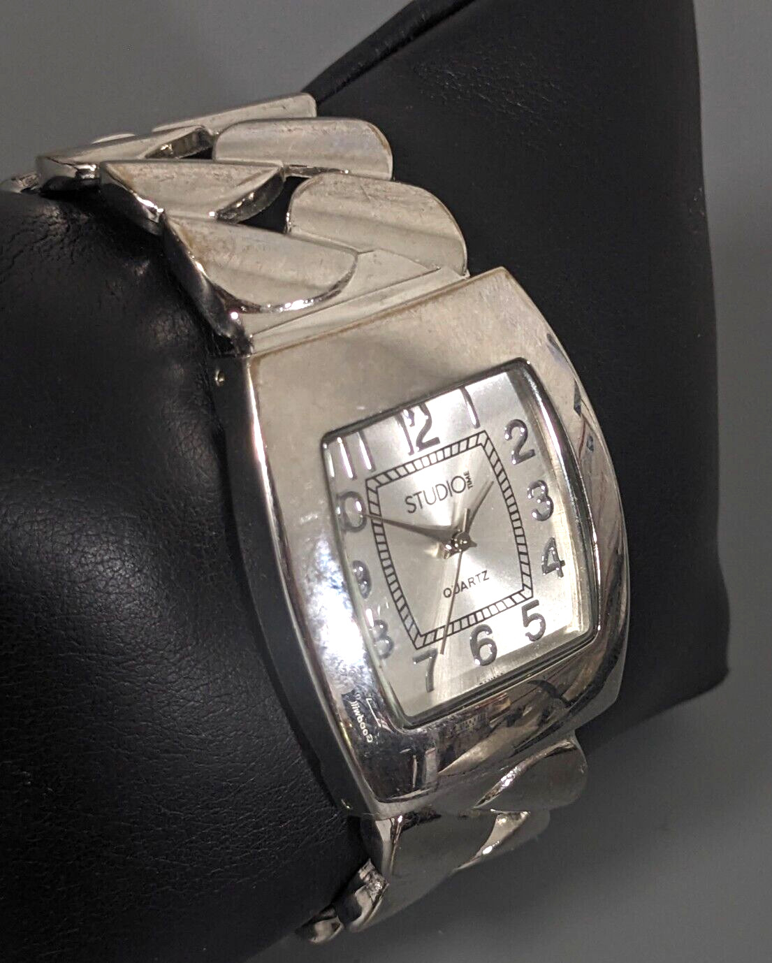 Studio Womens Crescent Moon Cut Out Band Hinge Bracelet Watch Silvertone 5.5 in