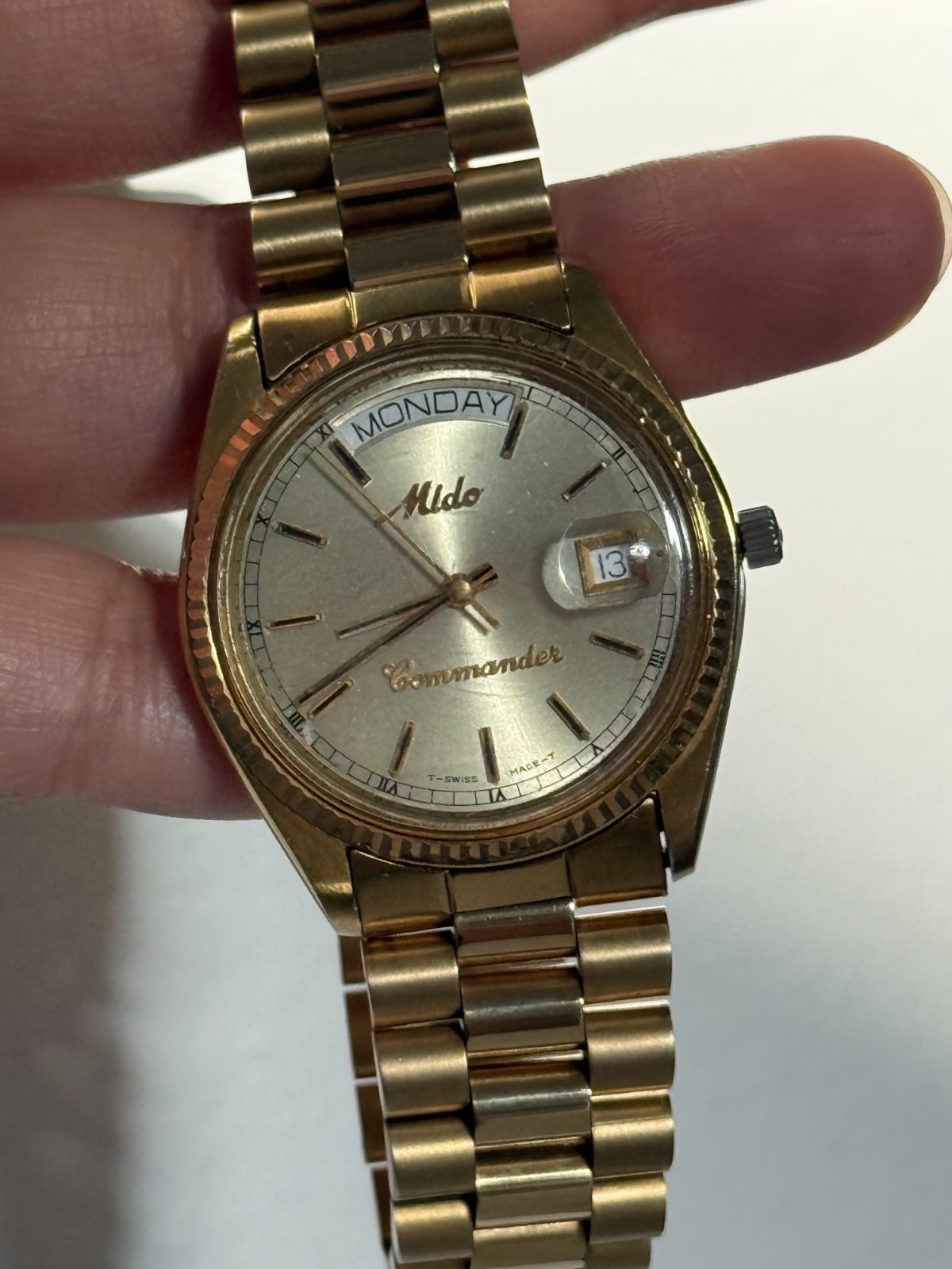Vintage Mido Commander Day-Date 8299-1 Automatic 25 Jewels Swiss Made Gold 36mm