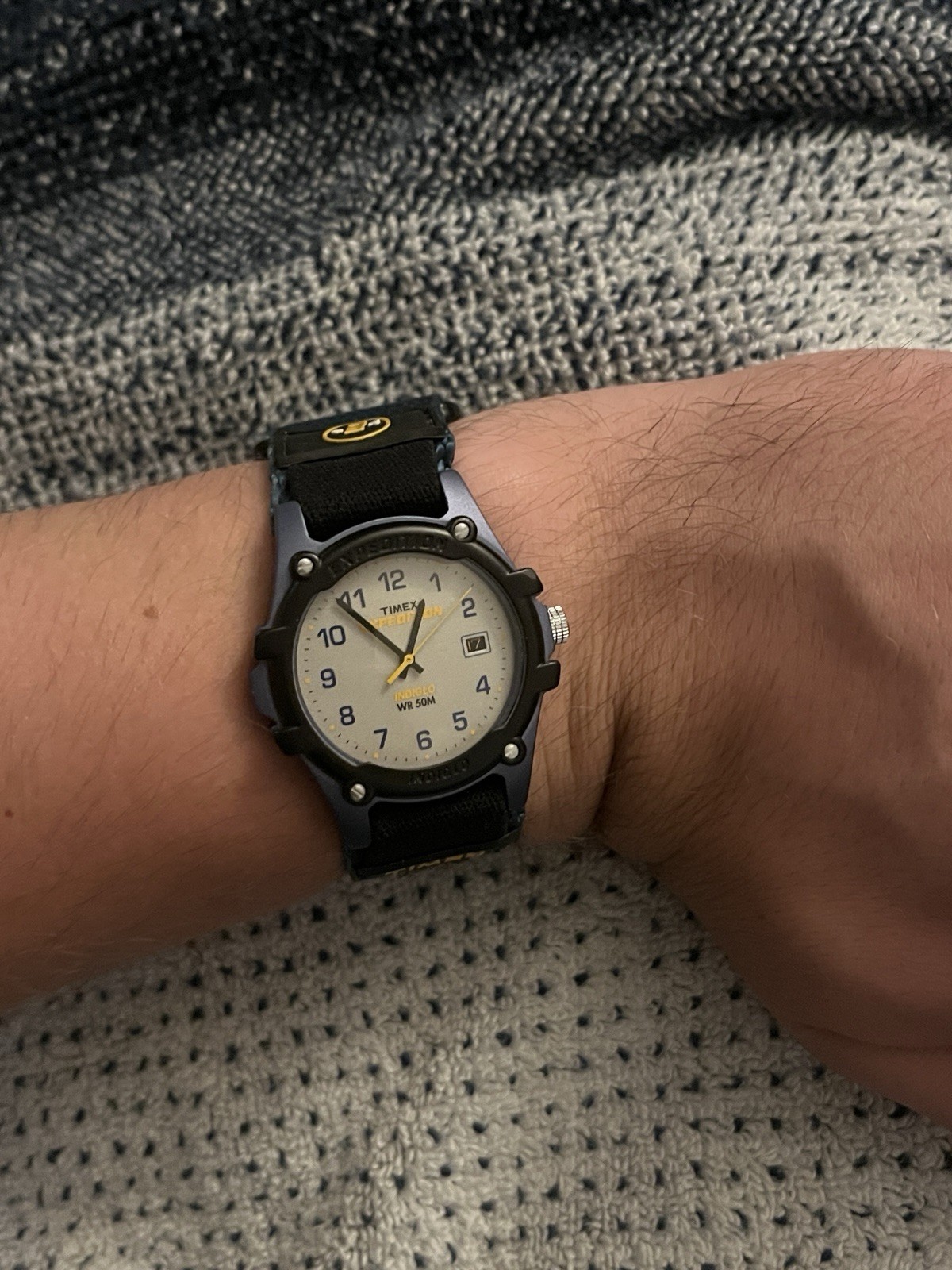 Timex Expedition Quartz Indiglo Date WR 50M White Dial Blue Case NEW BATTERY