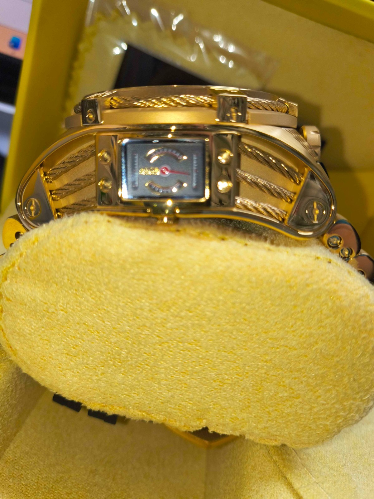 invicta bolt Zeus Tria model 16320