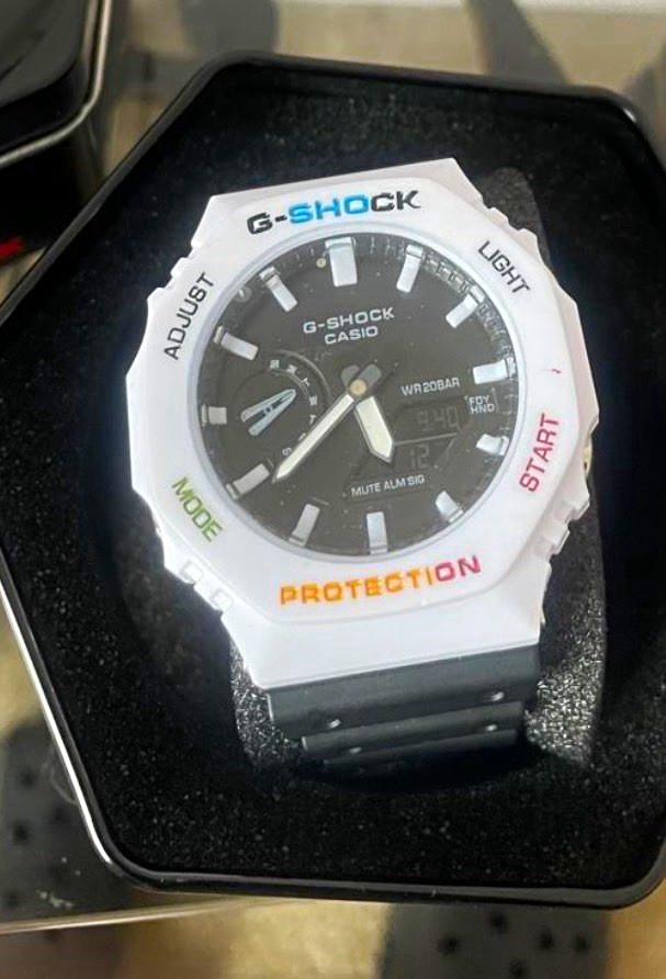 Casio G-SHOCK White Resin Analog-Digital Quartz Watch Black Dial 200m