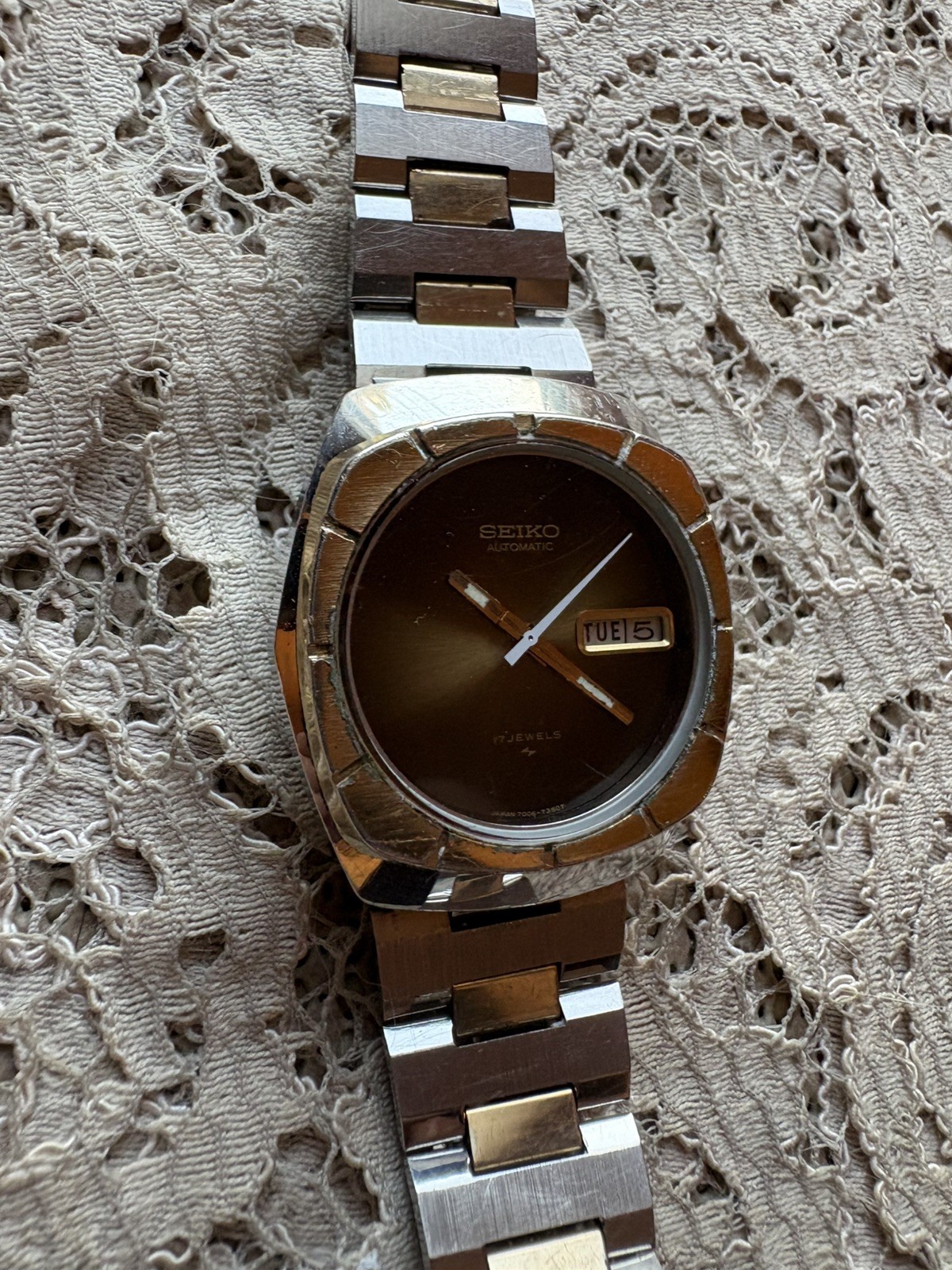 Men’s Seiko Automatic Day/Date Watch Model 7006-7219 vintage