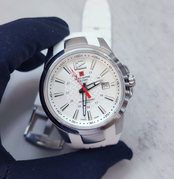 Swiss Alpine Military White Dial Date Silicone Band Swiss Watch 7058.1833