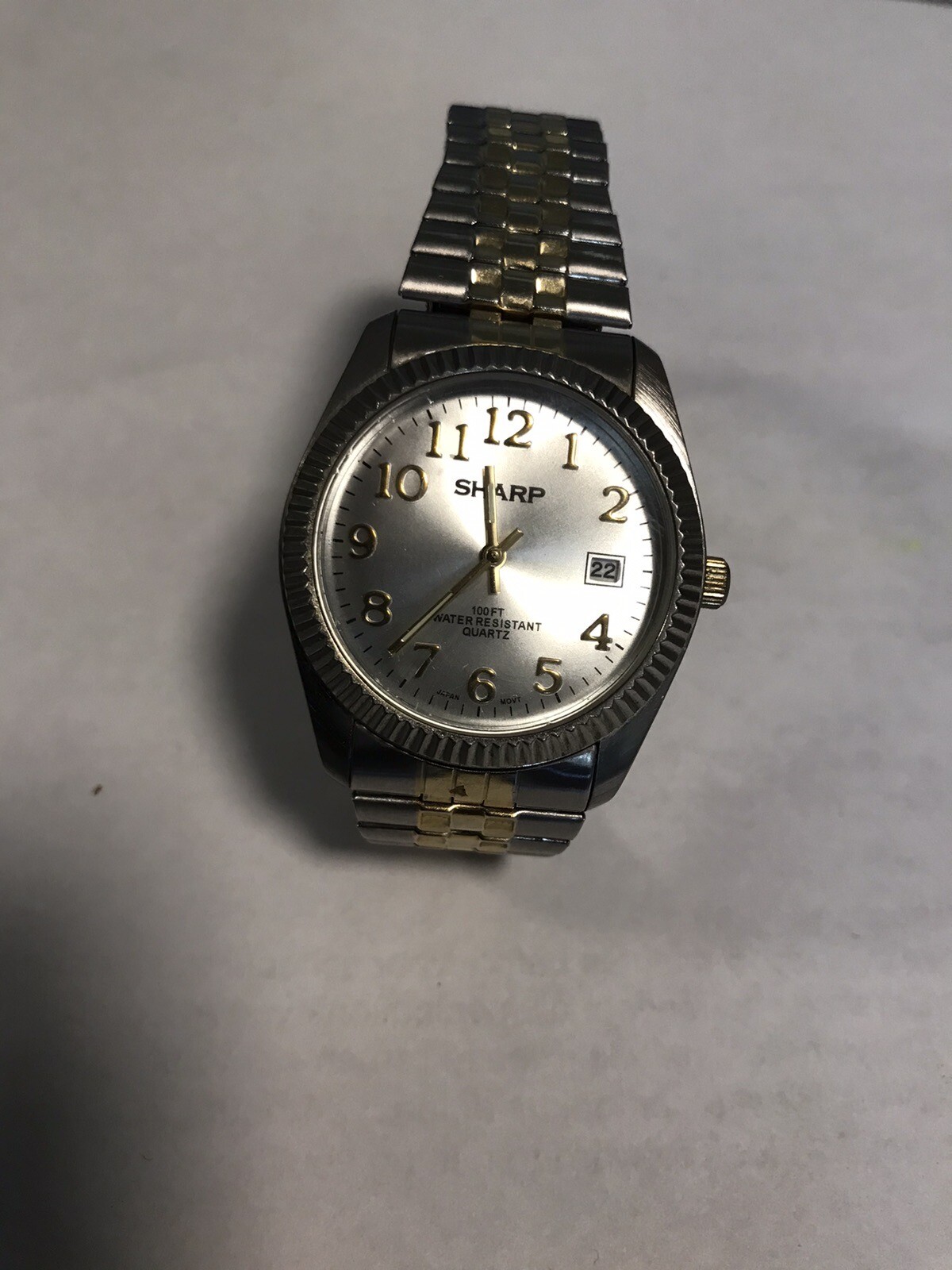 Sharp Mens Watch w/Date Indicator 100 Feet Water Resistant Gold & Silver NICE