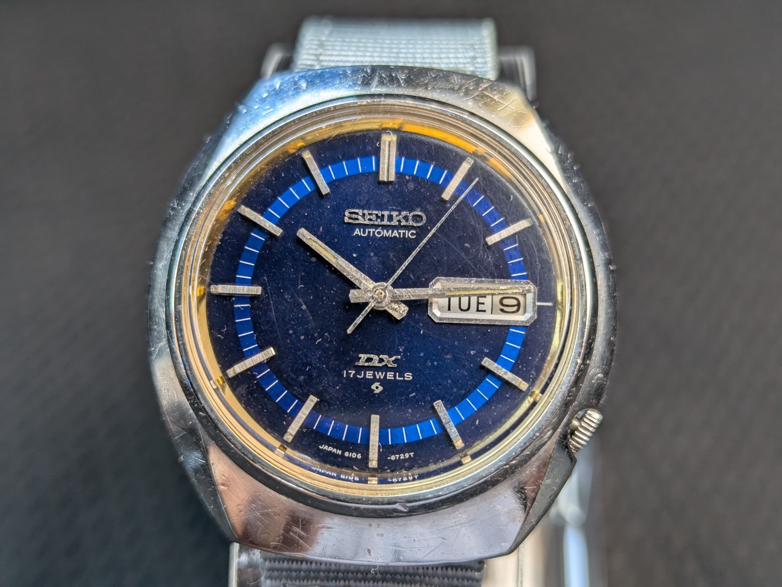 Vintage 1971 Seiko DX Automatic 6106-8579 Blue Dial 17J Cushion Case Watch Runs
